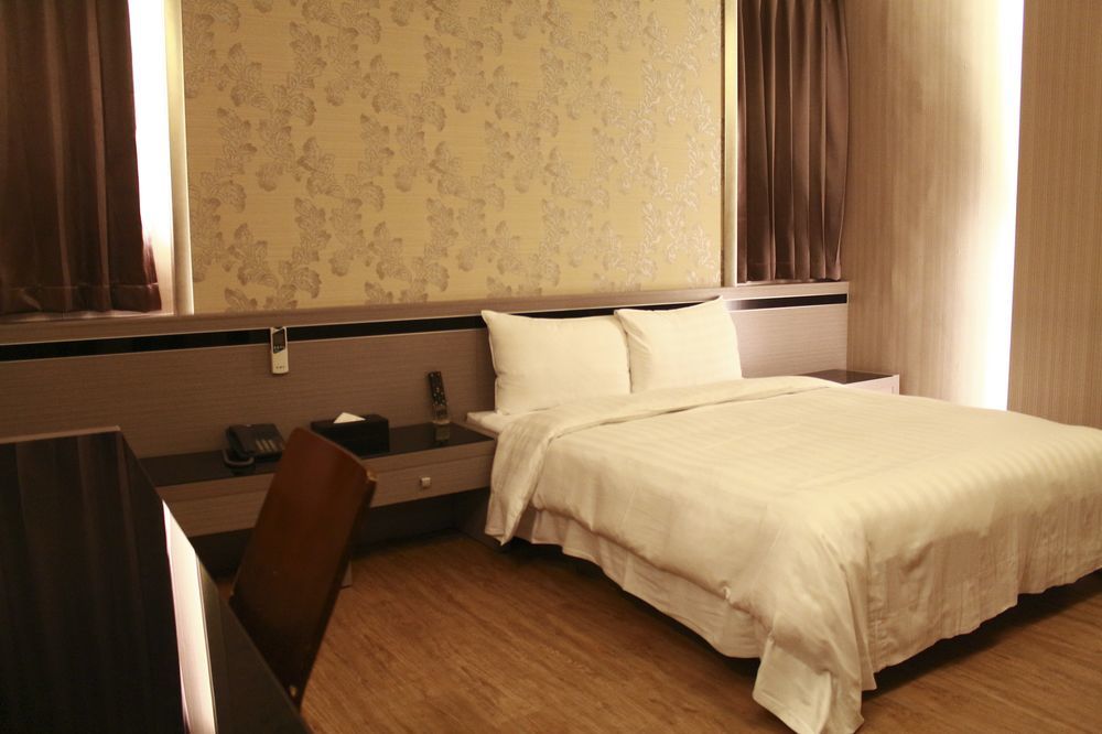 Military 75 Hotel Taichung Exterior foto