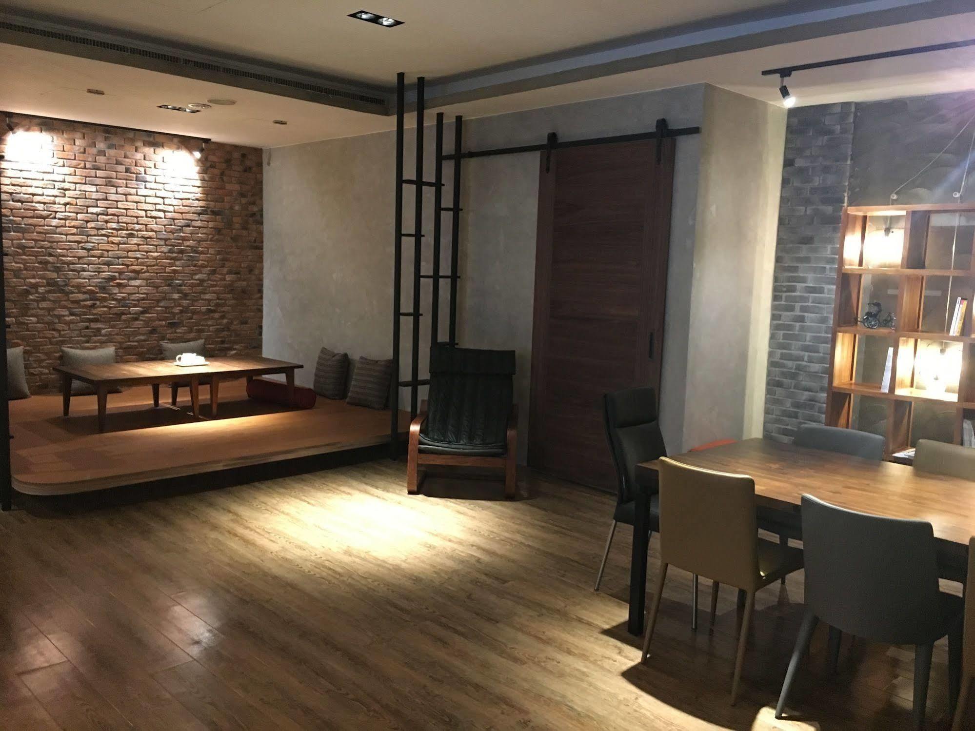 Military 75 Hotel Taichung Exterior foto