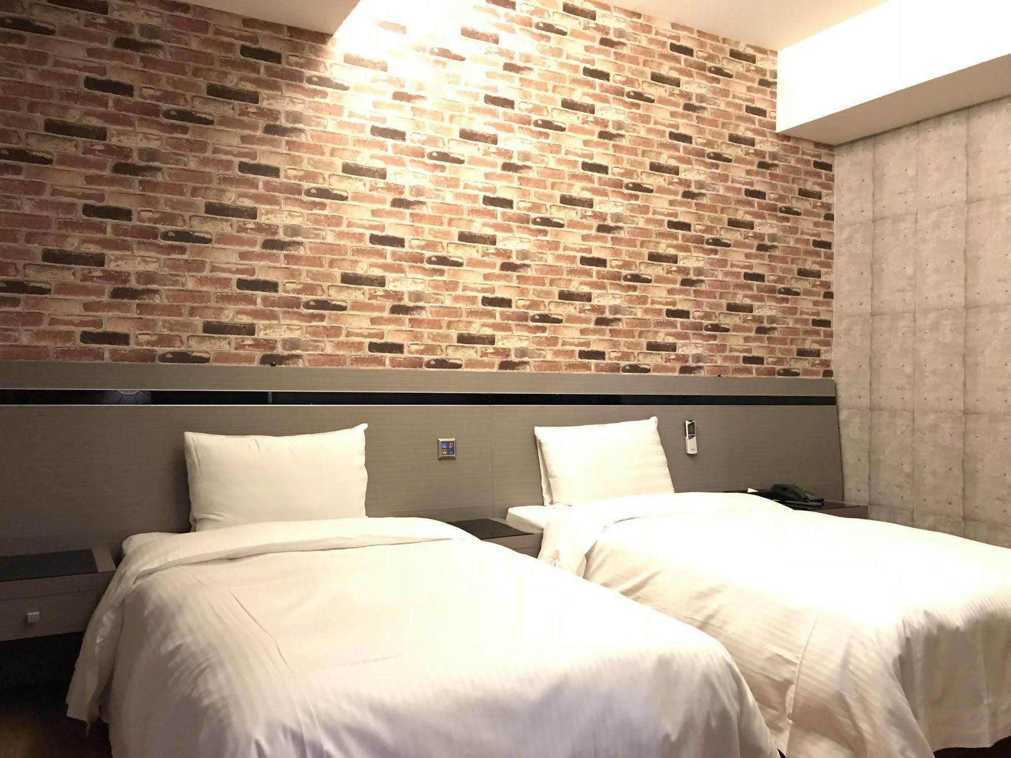 Military 75 Hotel Taichung Exterior foto